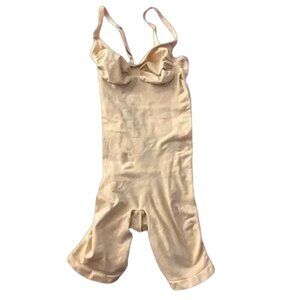 SKIMS Mid Thigh Bodysuit Small (US 4-6) Seamless Sculpt Sand Cream NWOT MSRP $74